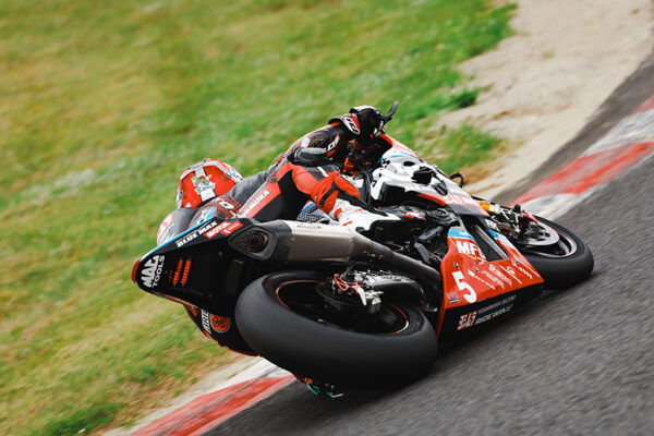Escape completo R-11Sq R Yoshimura Japan. 110-592-a18g0 - Imagen 3