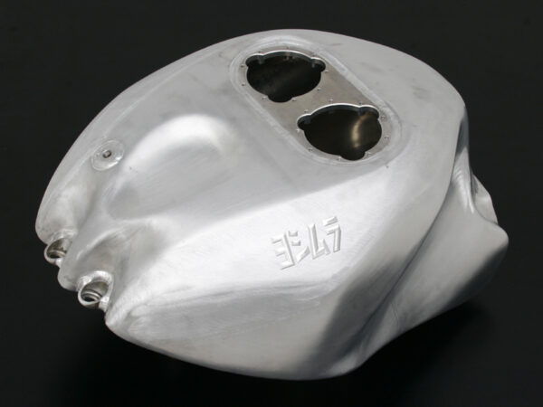 Depósito gasolina de 24 litros Yoshimura Japan. 531-518-0102