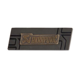 Isignia logo Akrapovic. 800911