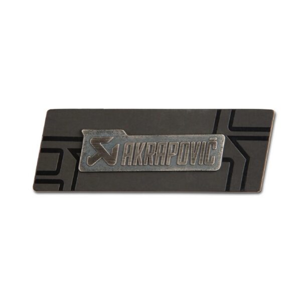 Isignia logo Akrapovic. 800912